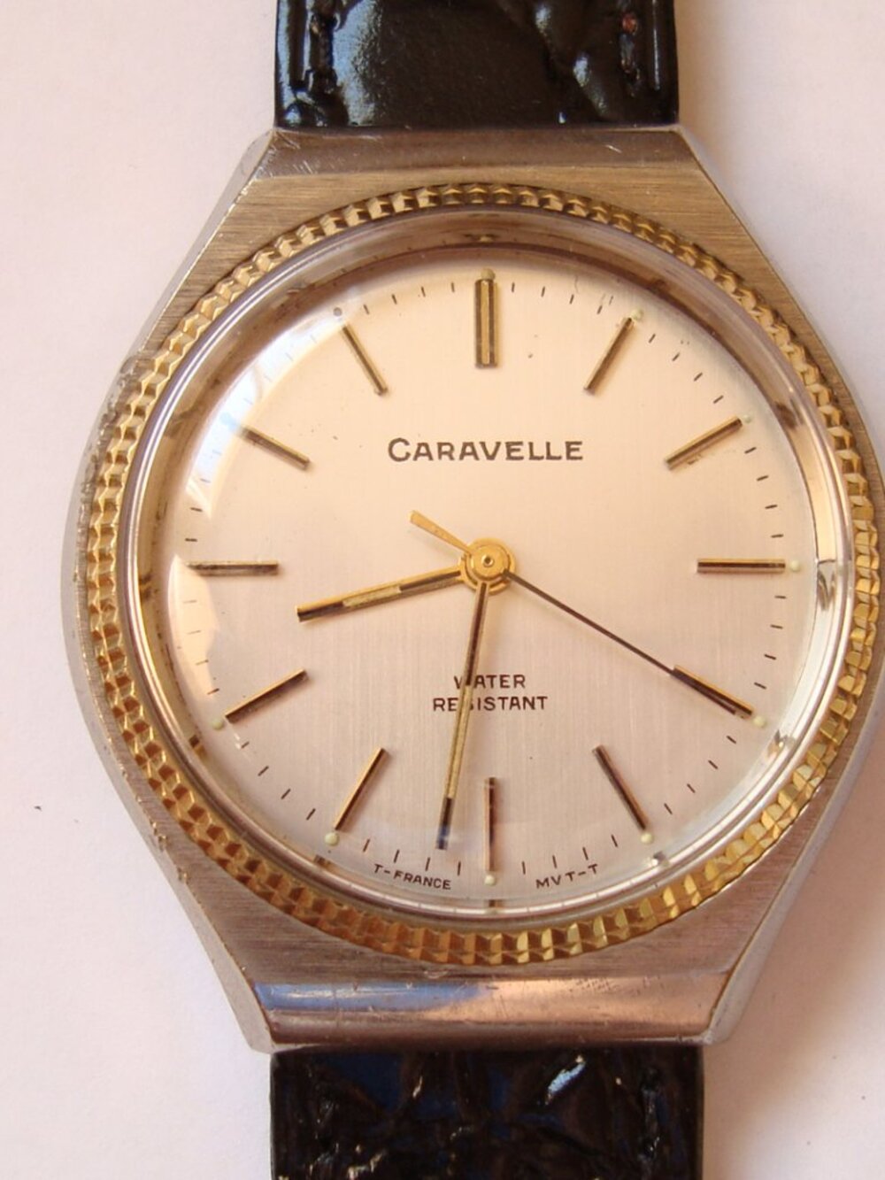VINTAGE WIND UP CARAVELLE,RUN GREAT